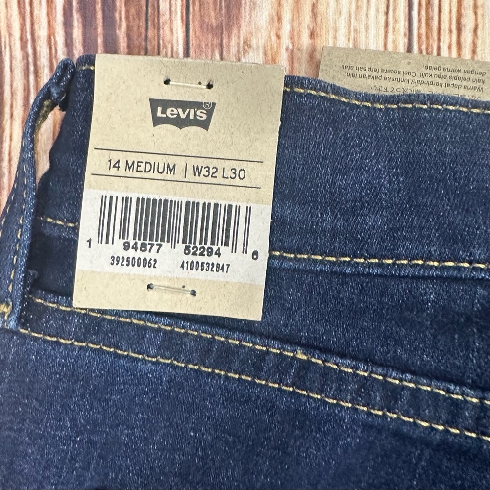 NWT Levis Classic Straight Women’s Mid Rise Jeans Size ( 14) 32x30 - Picture 12 of 16